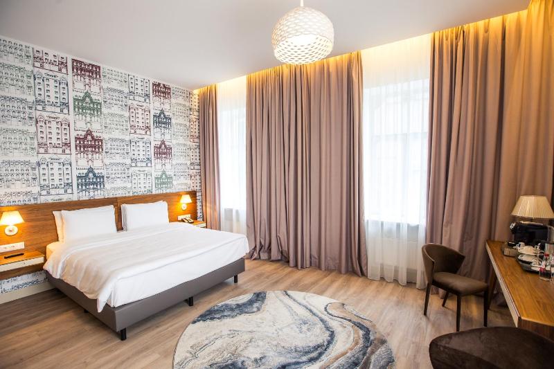 Deluxe Double Room - City Side image 1
