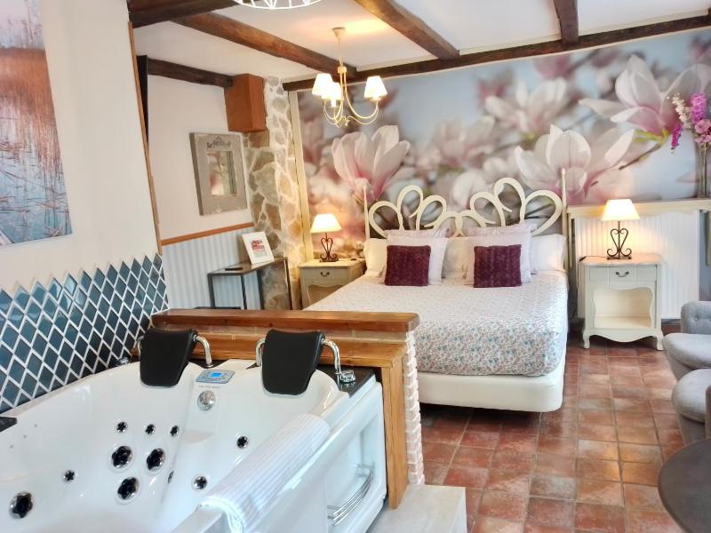 Family Two-Bedroom Suite with Jacuzzi image 4