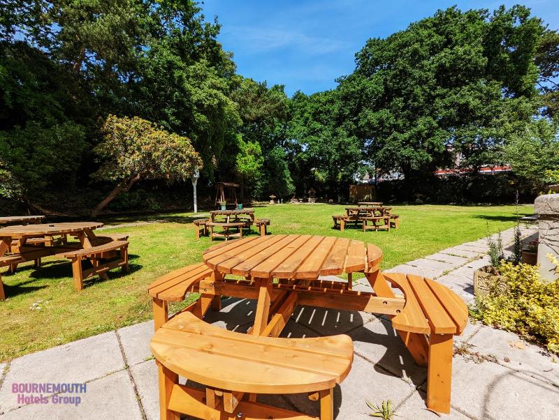 The Grove Hotel - image 2