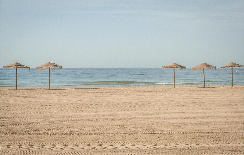 3 Bedroom Beautiful Home In Santa Pola - image 4