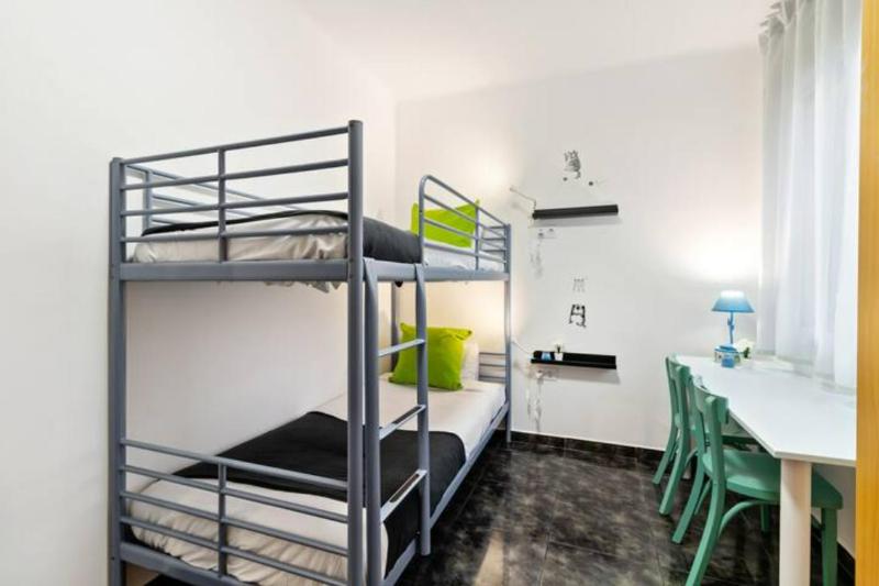 Stay U-nique Apartments La Bordeta - image 10
