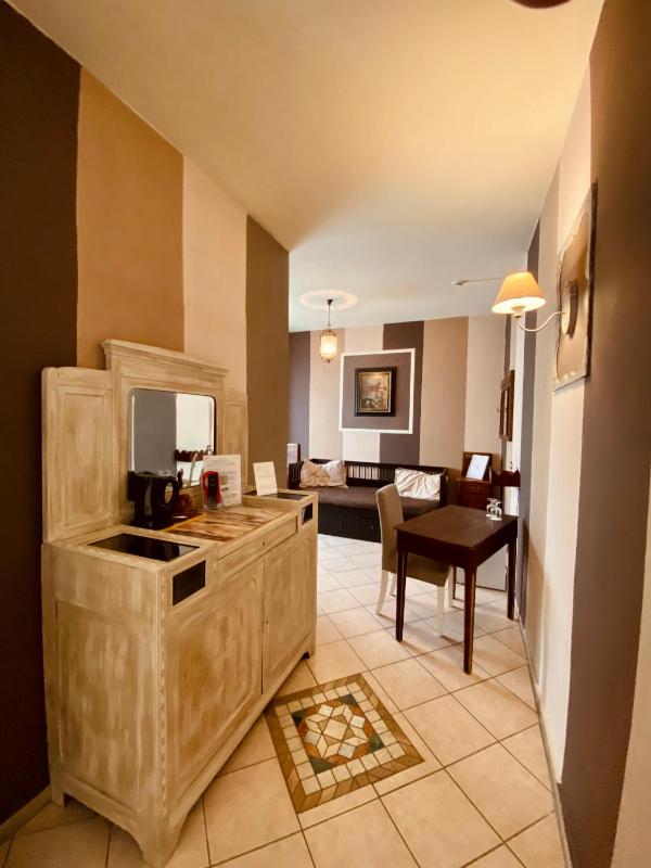 Standard Family Room image 4