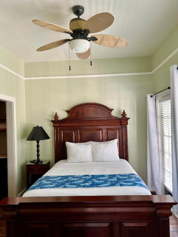 The Porch on Frances Inn - Adults Exclusive - image 2