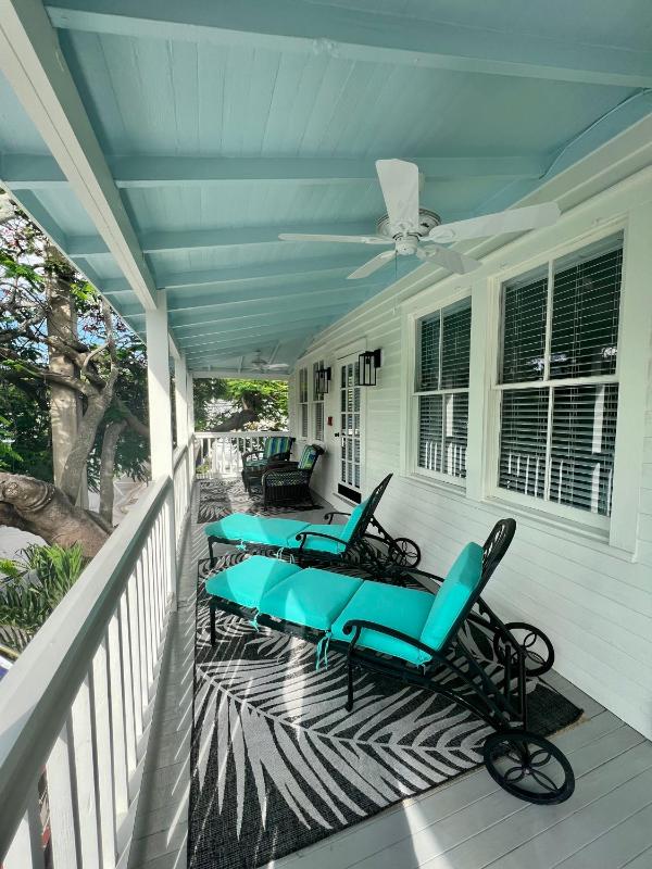 The Porch on Frances Inn - Adults Exclusive - image 3