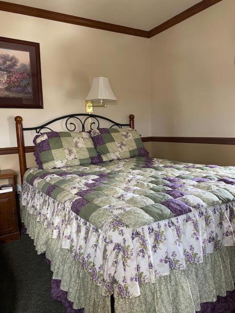Queen Room image 1