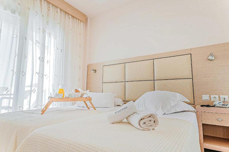 Superior Double Room with Side Sea View image 1