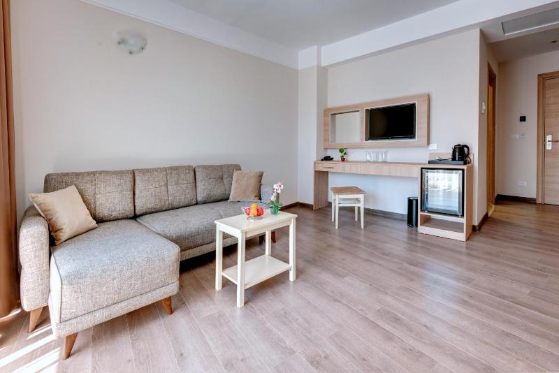 Suite with Balcony  image 2