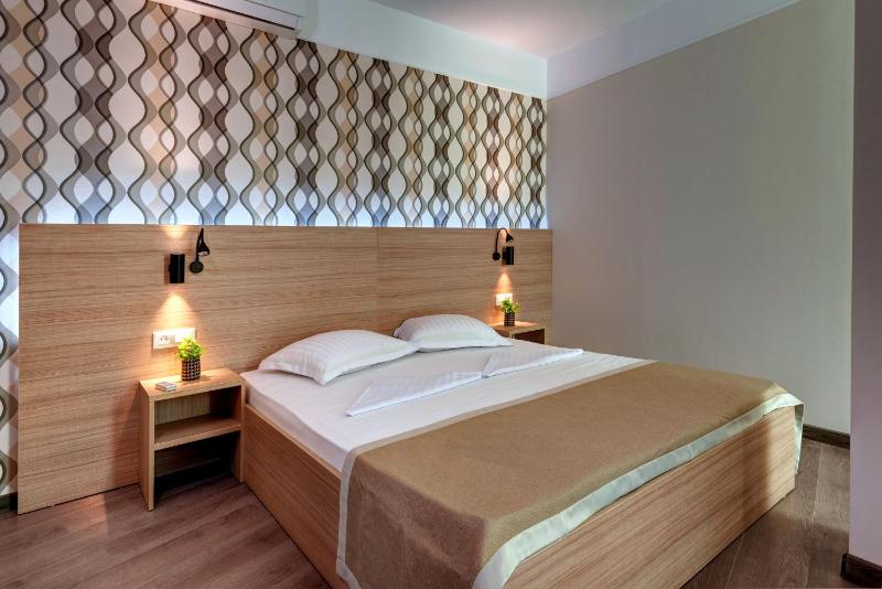 Suite with Balcony  image 3