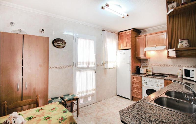 Awesome Home In Orihuela With Wifi - image 11