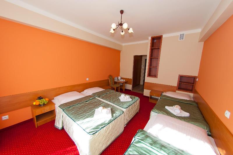 Quadruple Room image 4