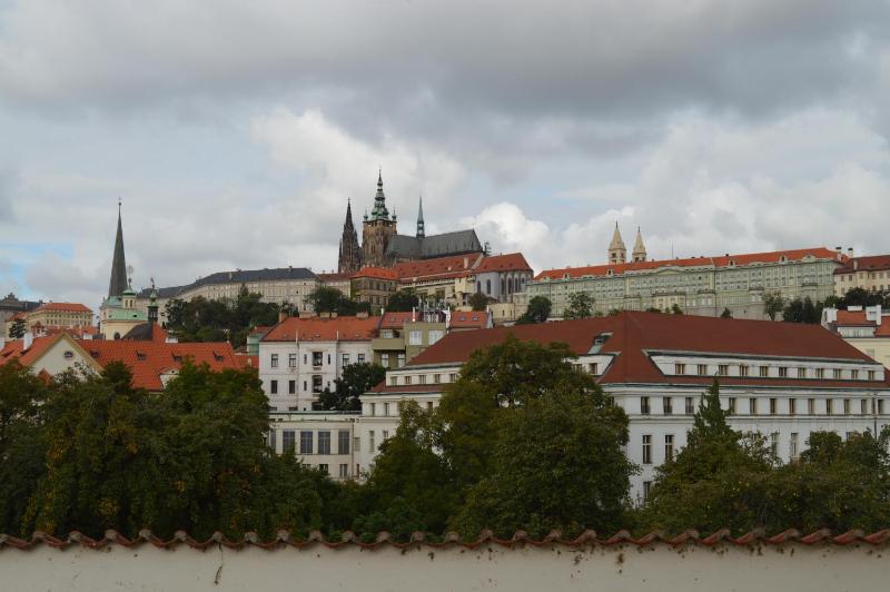 Deluxe double room with Prague castle view image 2