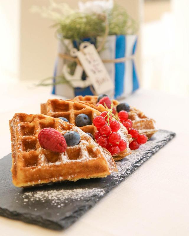 Deluxe Double Room with Balcony image 2