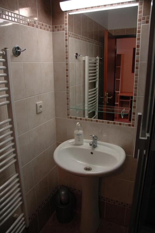 Double Room with Private Bathroom image 2