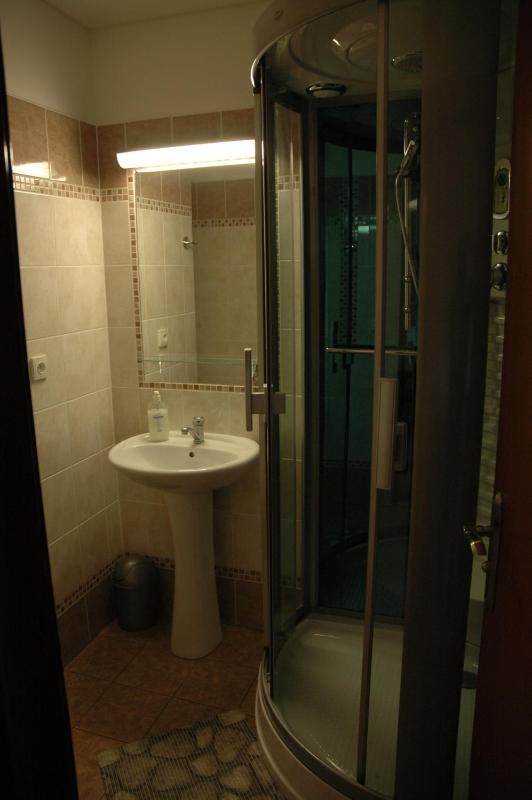 Triple Room with Private Bathroom image 2
