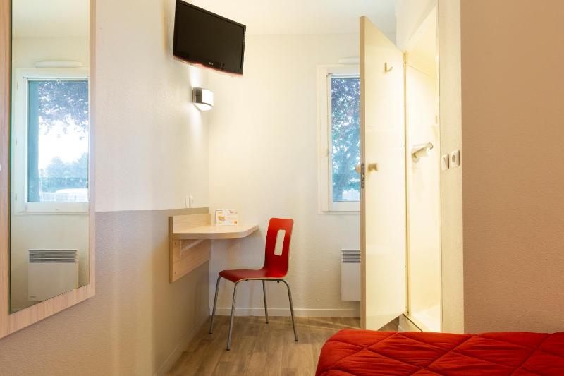 Double Room image 4