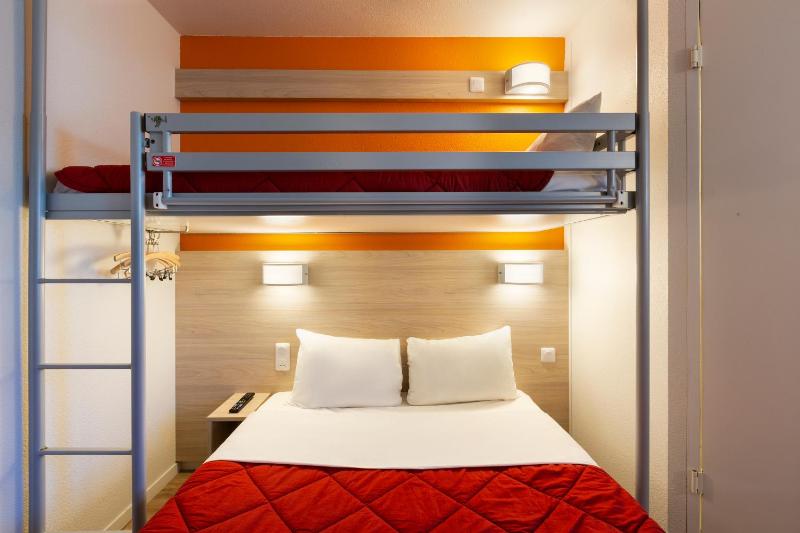 Double Room with one Bunk Bed image 3