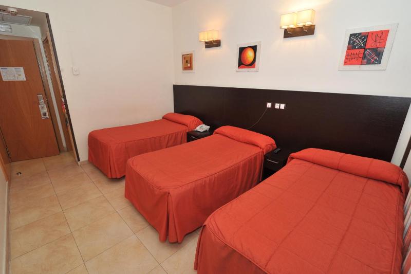 Triple Room image 3