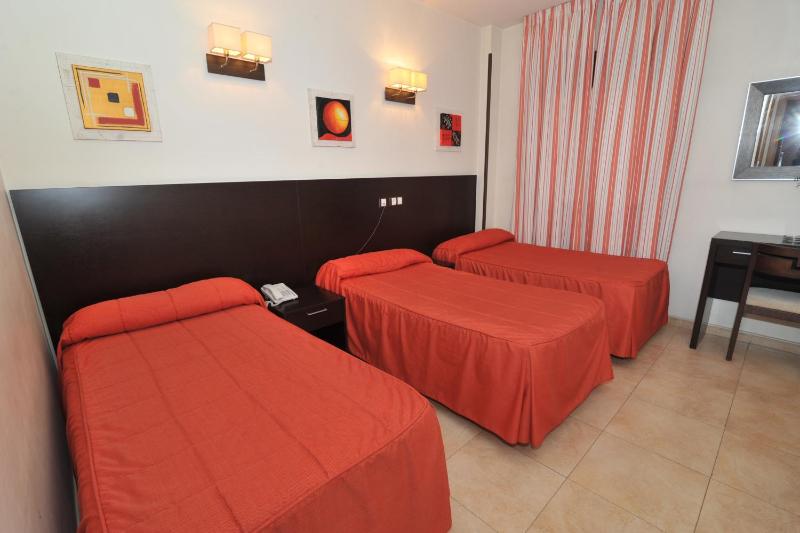 Triple Room image 2