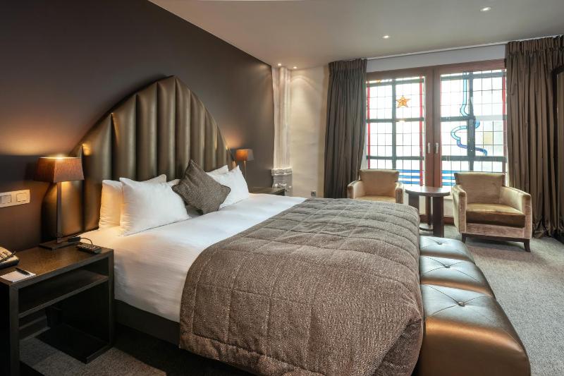Executive Double Room in Church area image 3