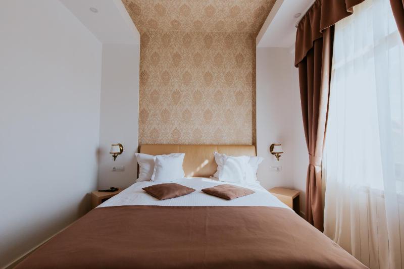 Double Room image 1