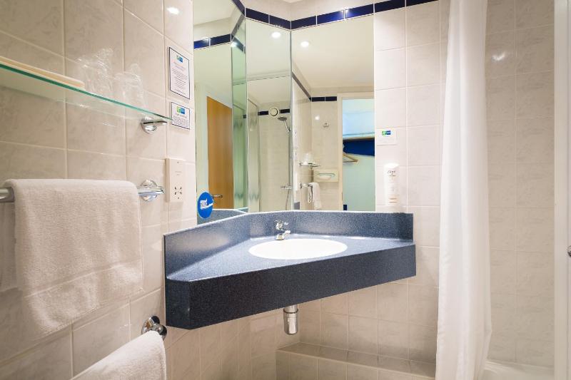 Standard Double Room with Free Hot Breakfast image 1