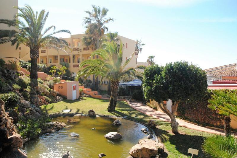 Dona Lola Sandra - Frontline beach house with full sea views within a short drive to Marbella - Costa del sol CS108 - image 6
