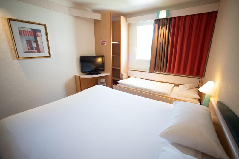 Double Room with Sofa Bed image 3