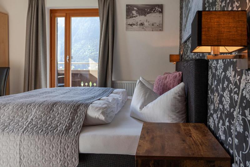 Double Room image 3