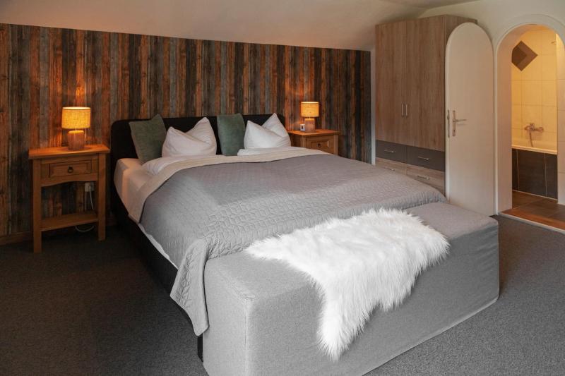 Double Room with Balcony image 1