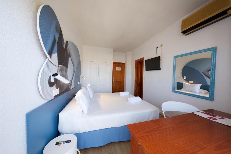 Double Room  with Balcony image 4
