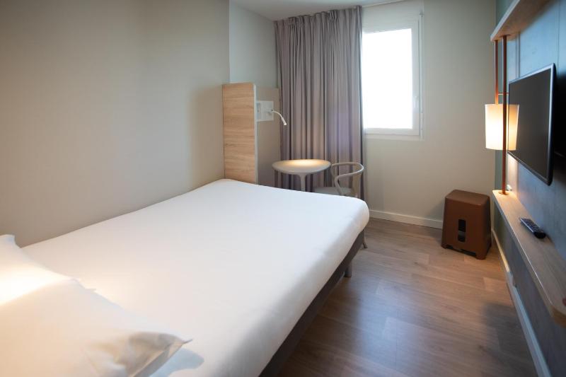 Double Room image 2