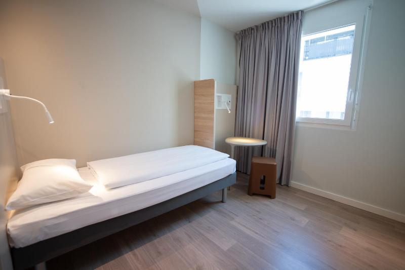 Single Room image 3