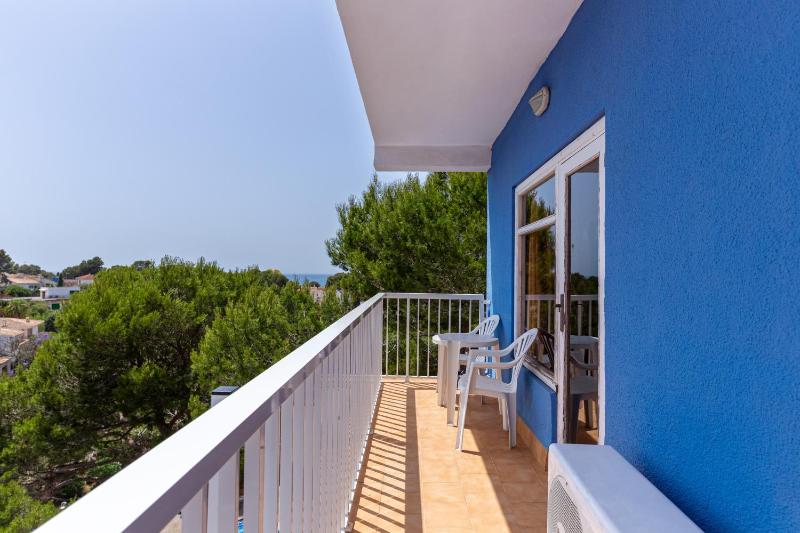Double Room High Floor with Balcony  image 3