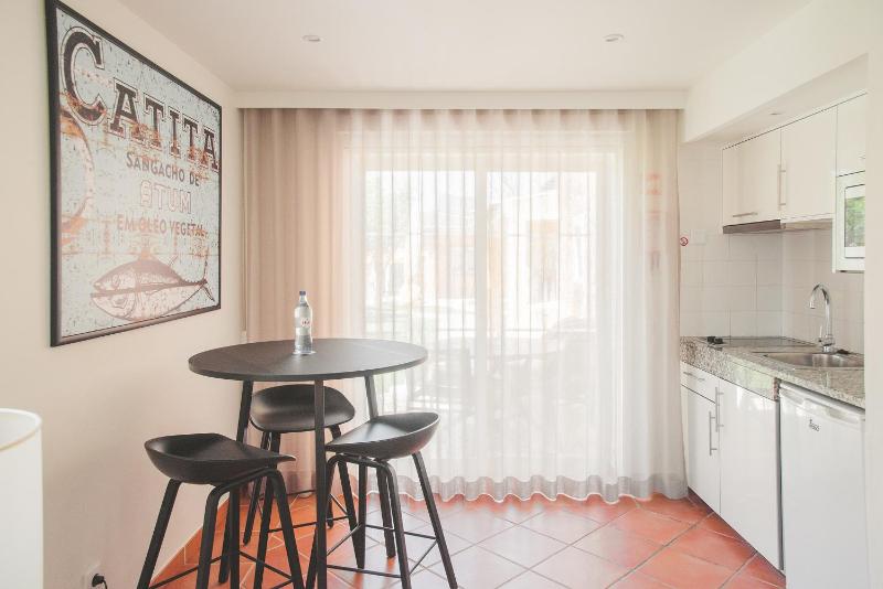Deluxe Studio Apartment image 3