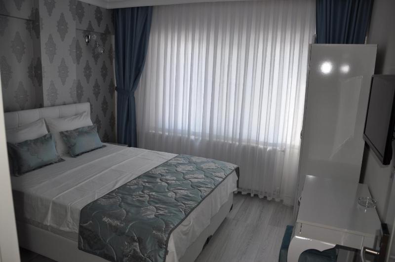 Double Room image 4