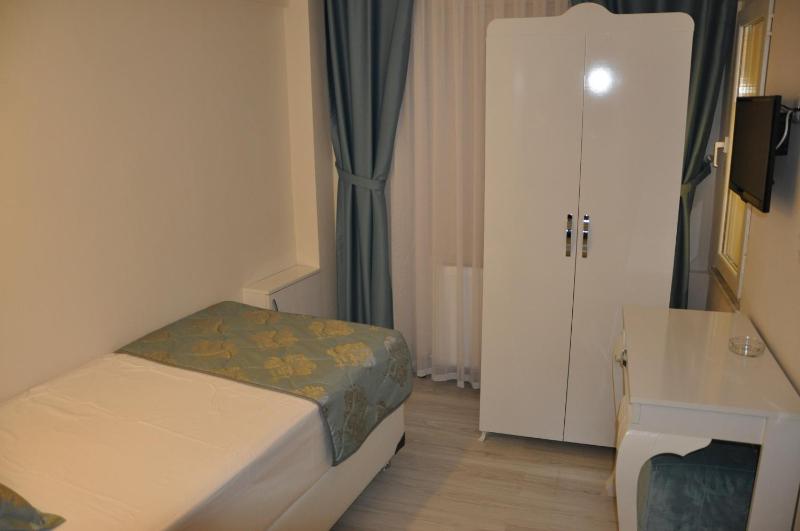 Single Room image 4