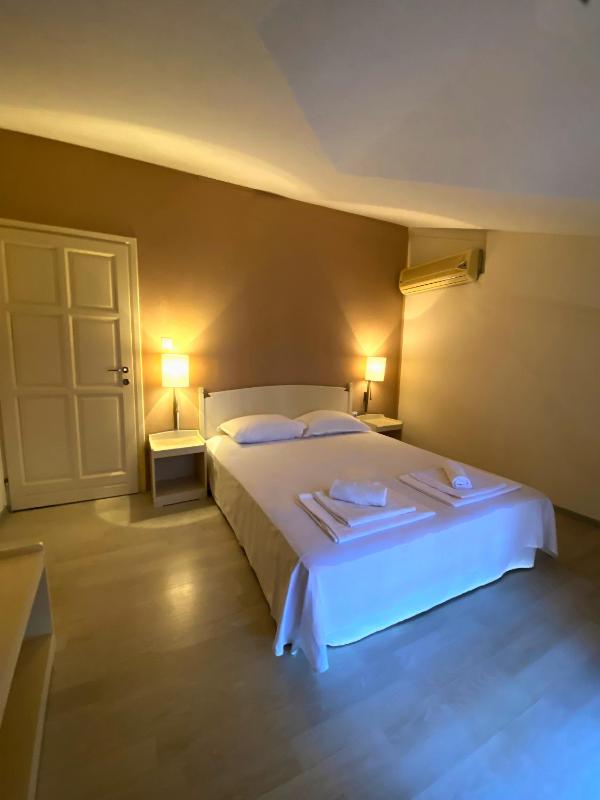 Comfort Three-Bedroom Apartment with Balcony and Sea View image 3