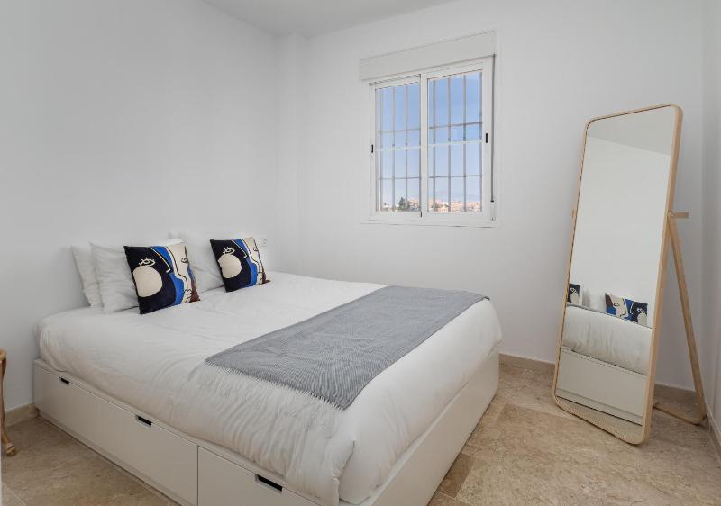 Small Oasis 2387 - image 21