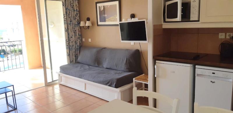 Appartement avec piscine à Six-Fours-les-Plages 32 m² vue mer - image 3