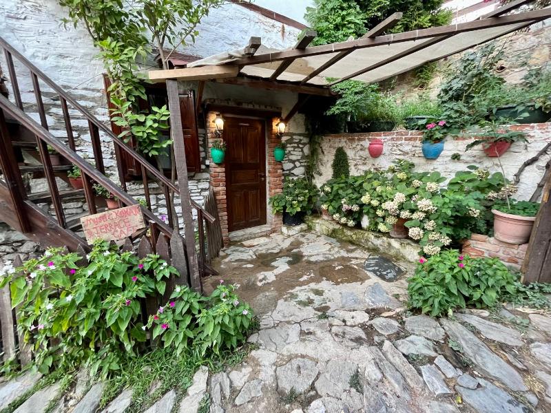 Economy Double Room image 2