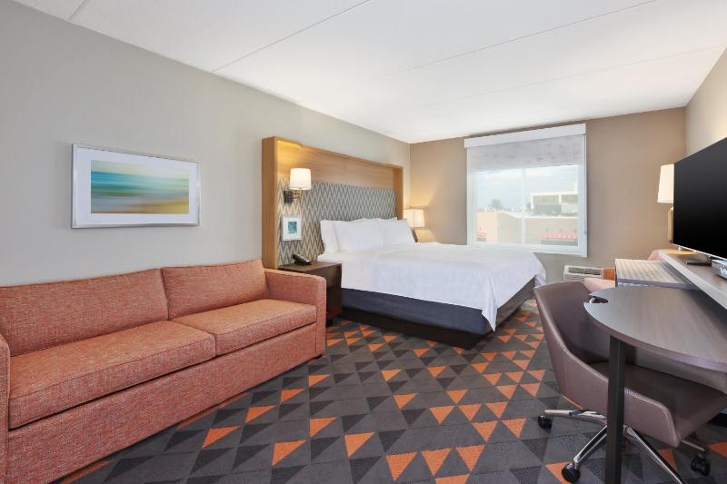 Standard King Room with Garden View image 1