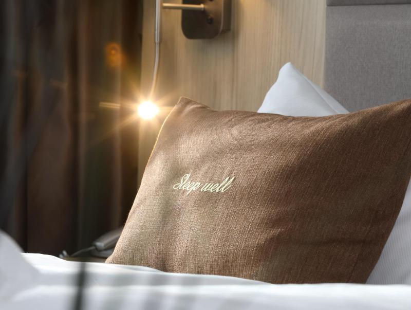 Superior Twin Room image 3