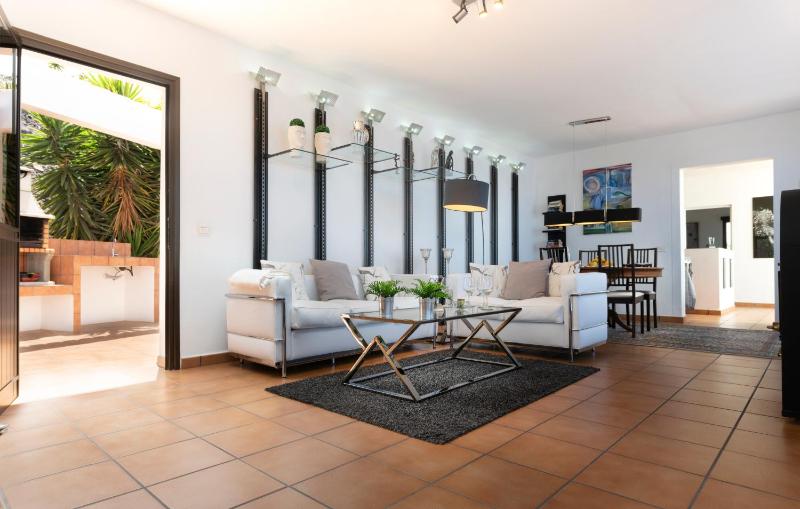 Deluxe Two-Bedroom Villa with Private Pool and Sea View (4 Adults) image 3