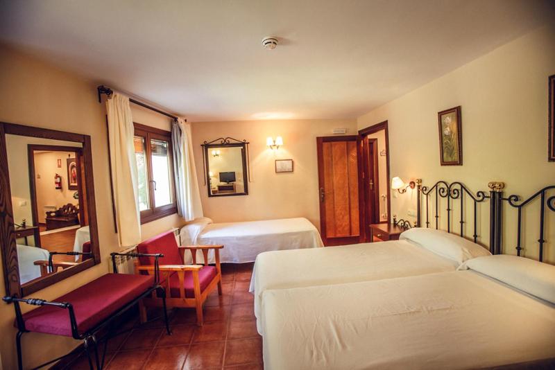 Triple Room image 2