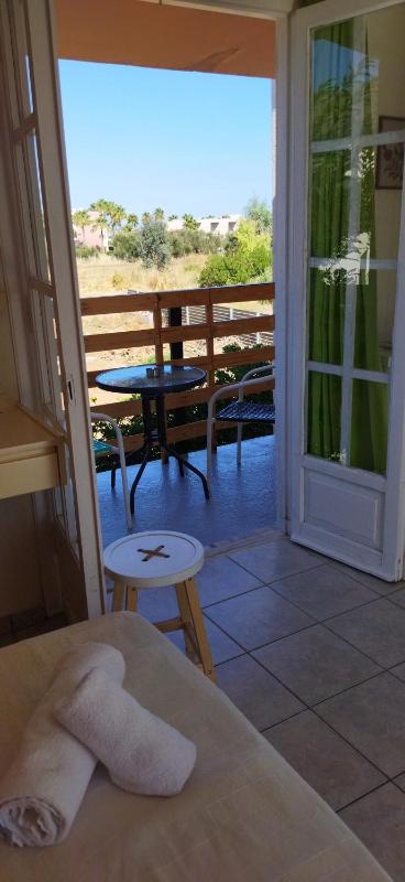 Twin Room with Private Bathroom image 2