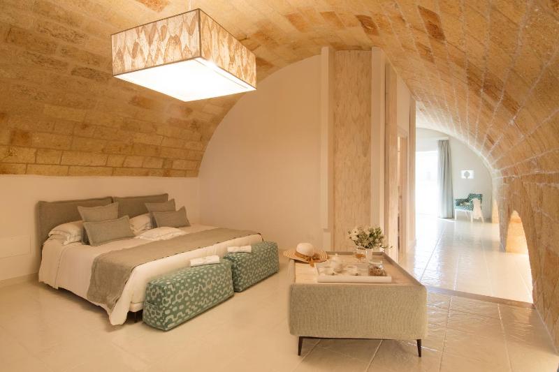 Suite with Terrace image 4