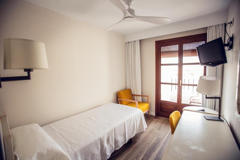 Single Room image 1