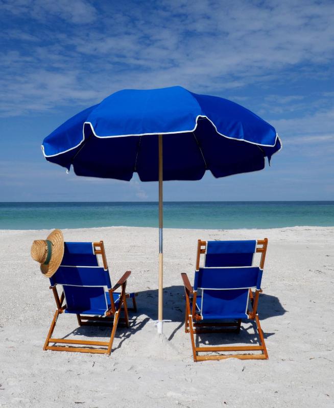 Bungalow Beach Resort - image 2