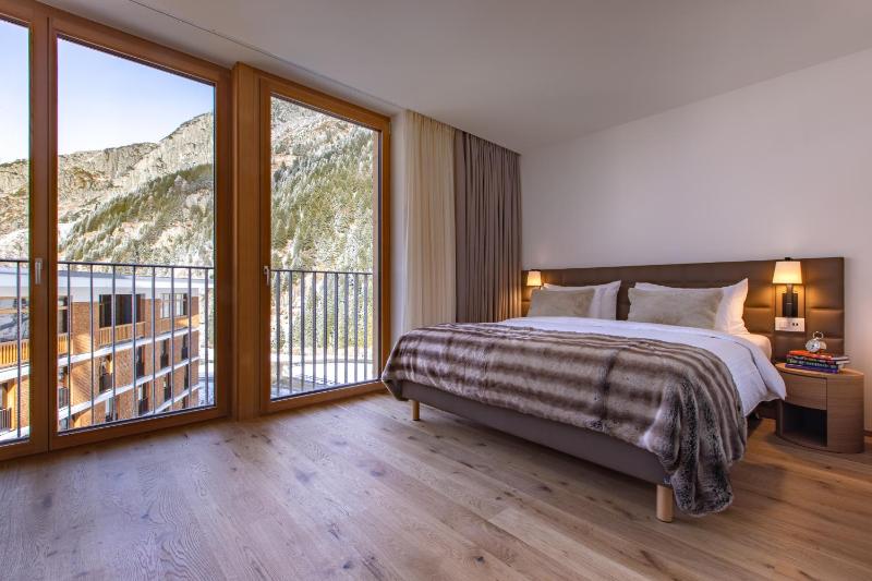 Three-Bedroom Suite image 2