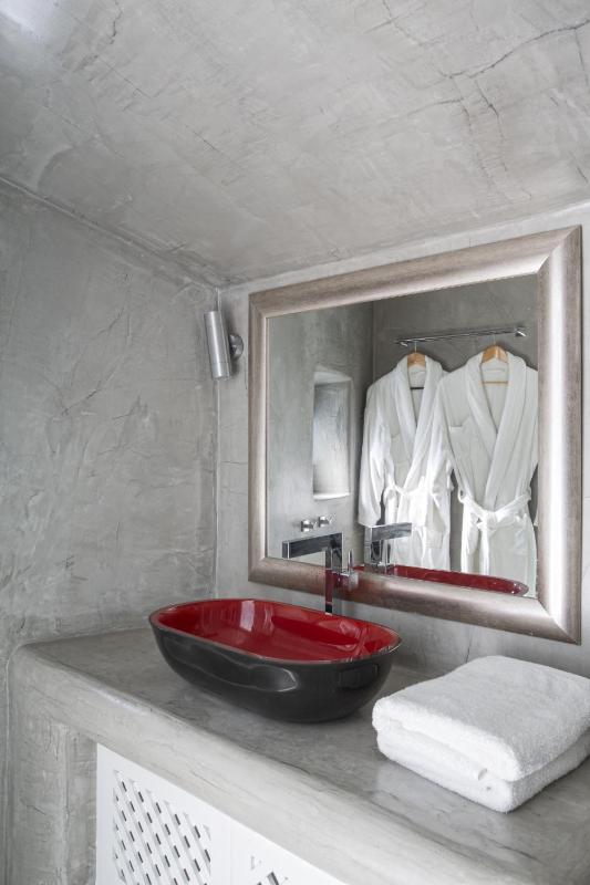 Junior Suite with Hot Tub image 2